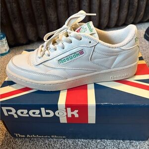 Reebok Club C Vintage White Low-Top Leather Sneaker / Men’s size 9